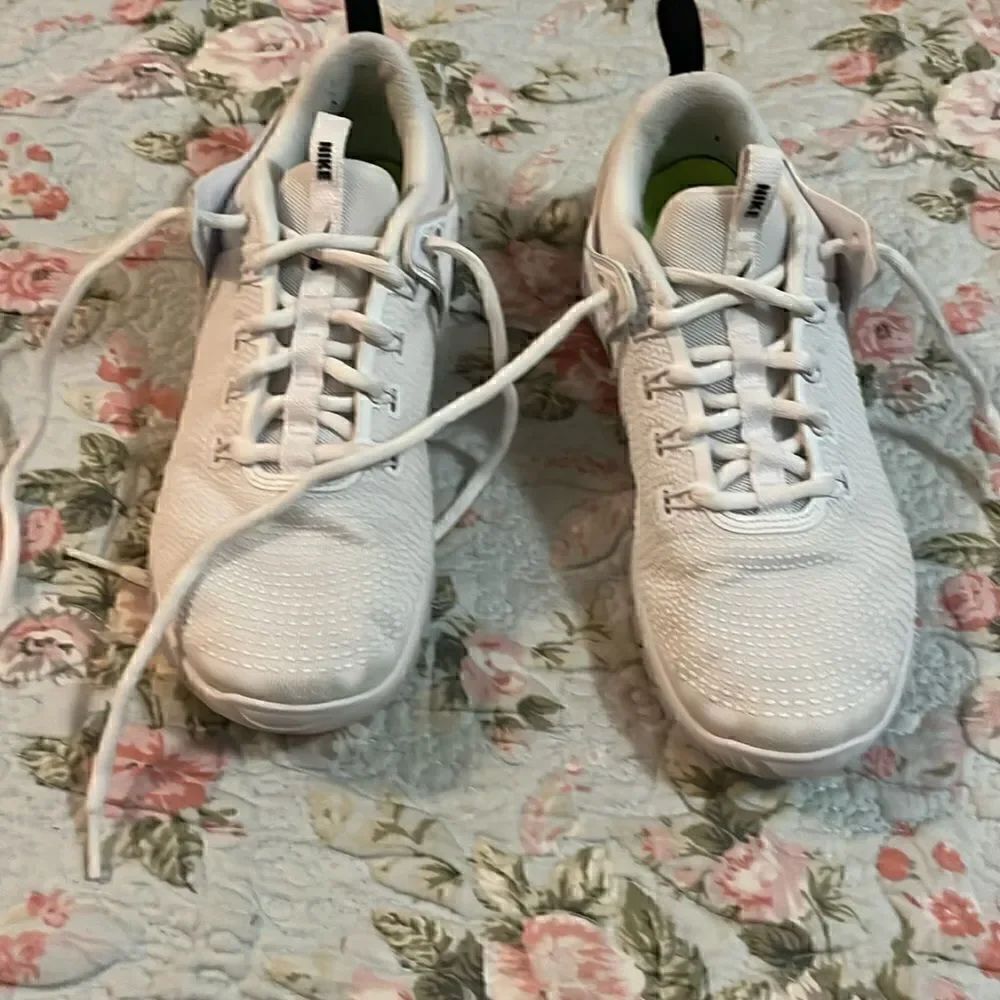 Nike zoom sneakers